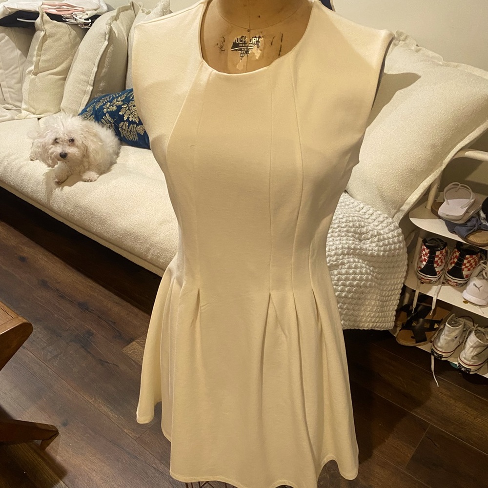 Monteau off-white sleeveless dress